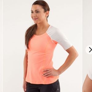 Lululemon run turn it up tee
